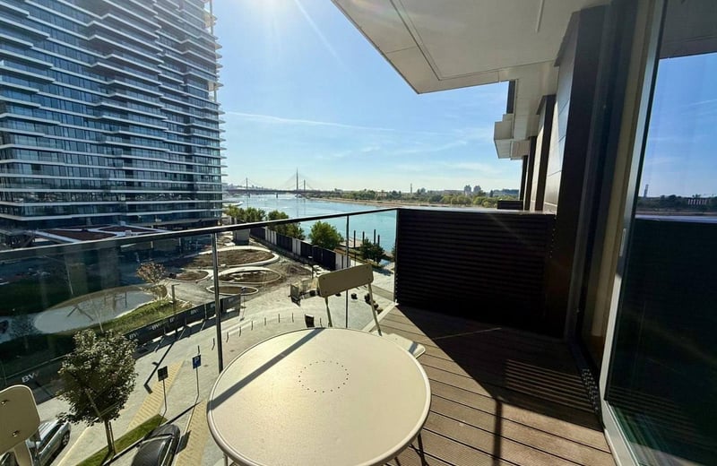 Alquiler de un espacioso apartamento de 2 habitaciones, 60 m², BW Residences, Belgrado, Serbia